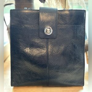 Vintage navy blue leather Pelle shoulder tote